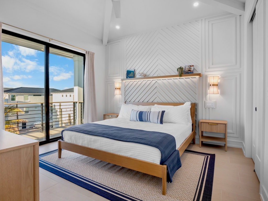 Fifth Bedroom, King bed