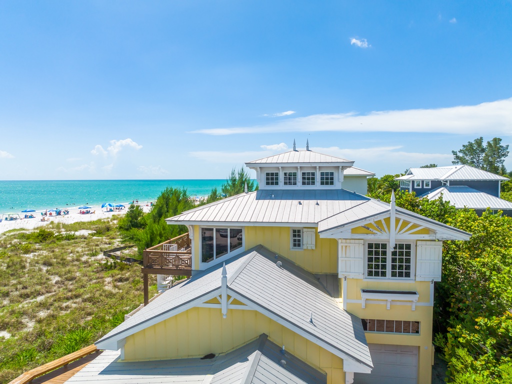 The Big Yellow House - Anna Maria Vacations