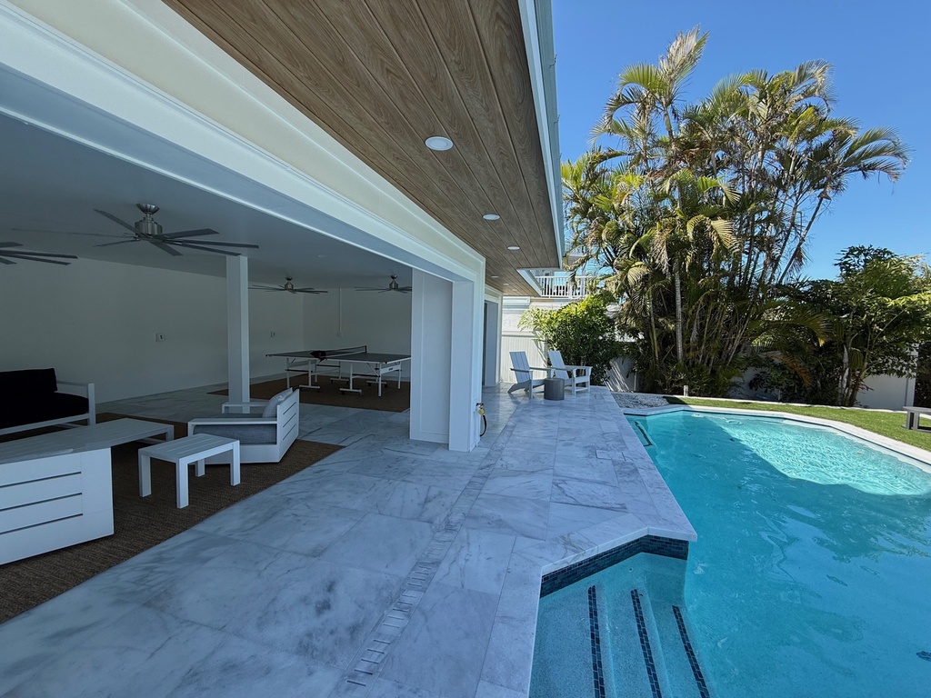 Silver King by Anna Maria Island Accommodations