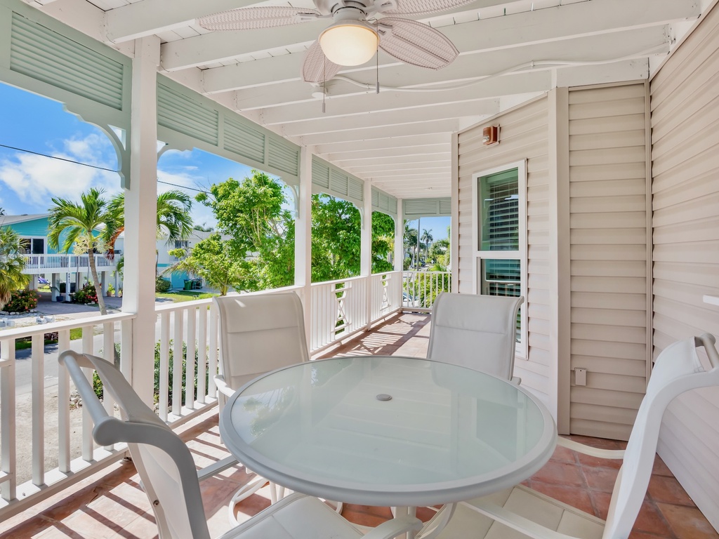 Balcony with Outdoor Dining Area