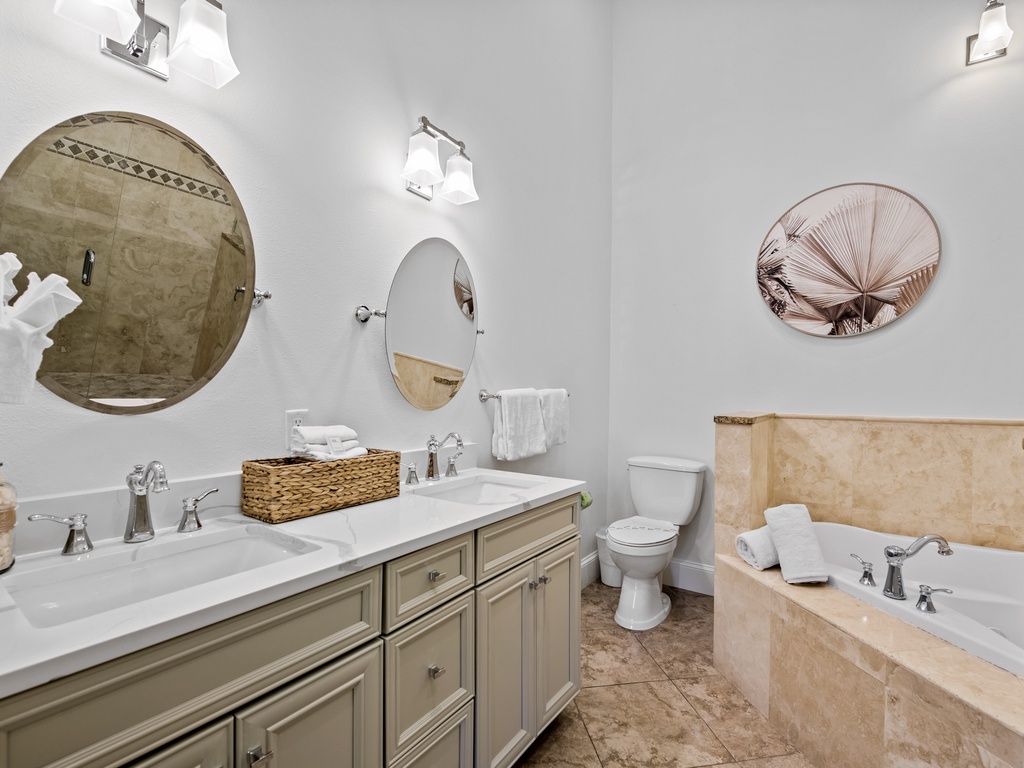 Primary En-suite Bathroom