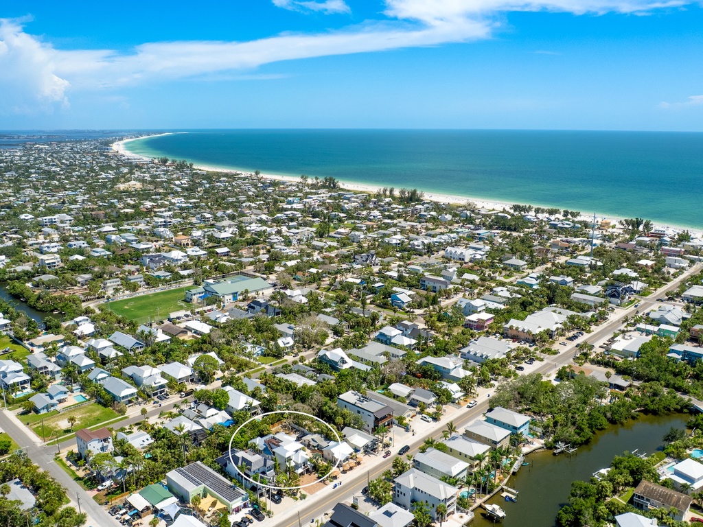 The Oar House by AMI Locals