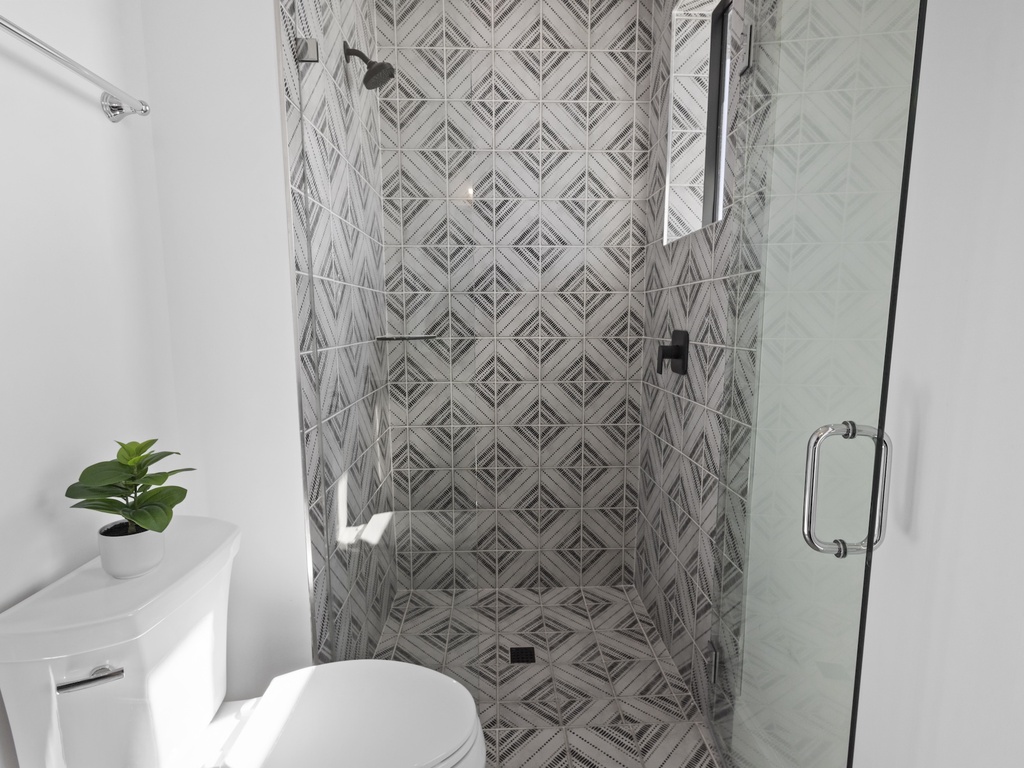 Seventh Bedroom, Ensuite