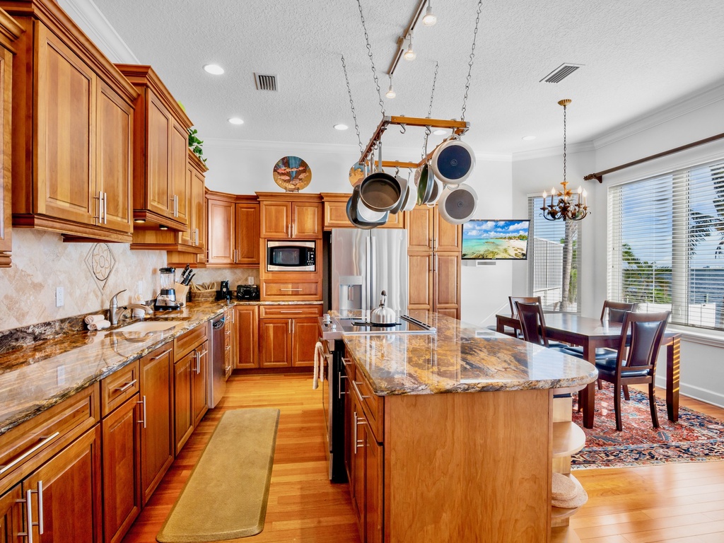 Fully equipped kitchen