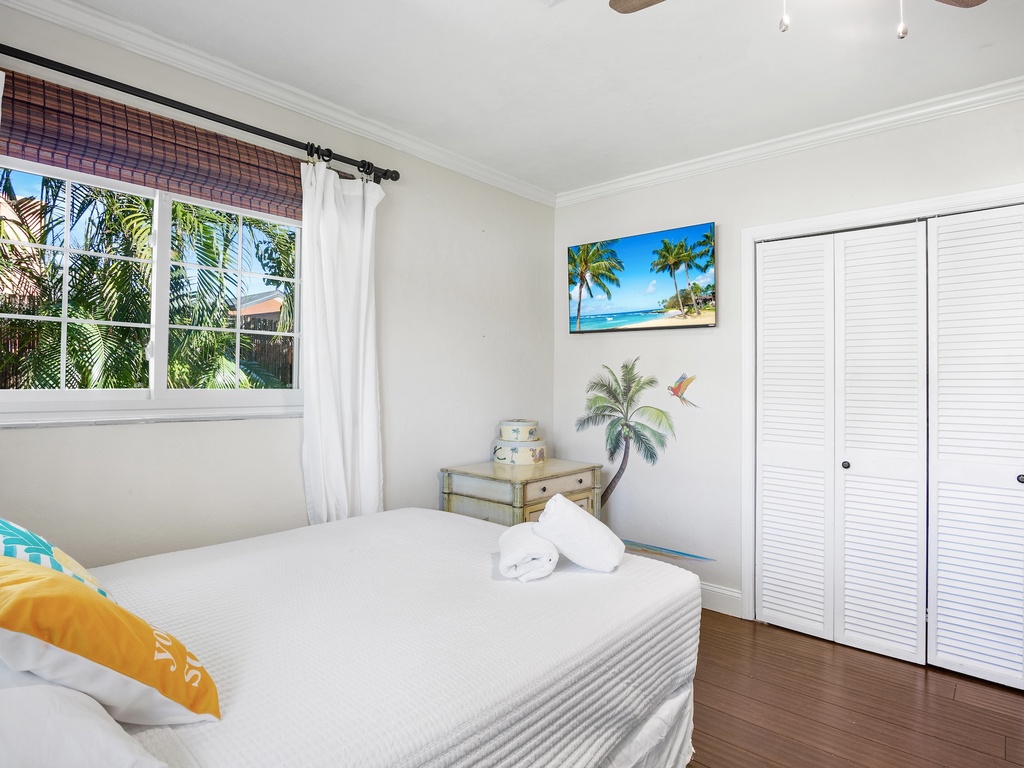 Third Bedroom, Queen and Twin/Full Bunk