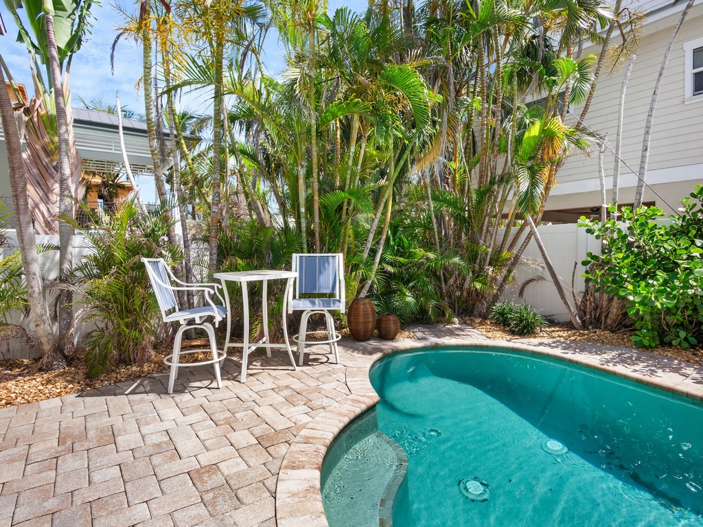 Tiki Sunshine by Anna Maria Vacations