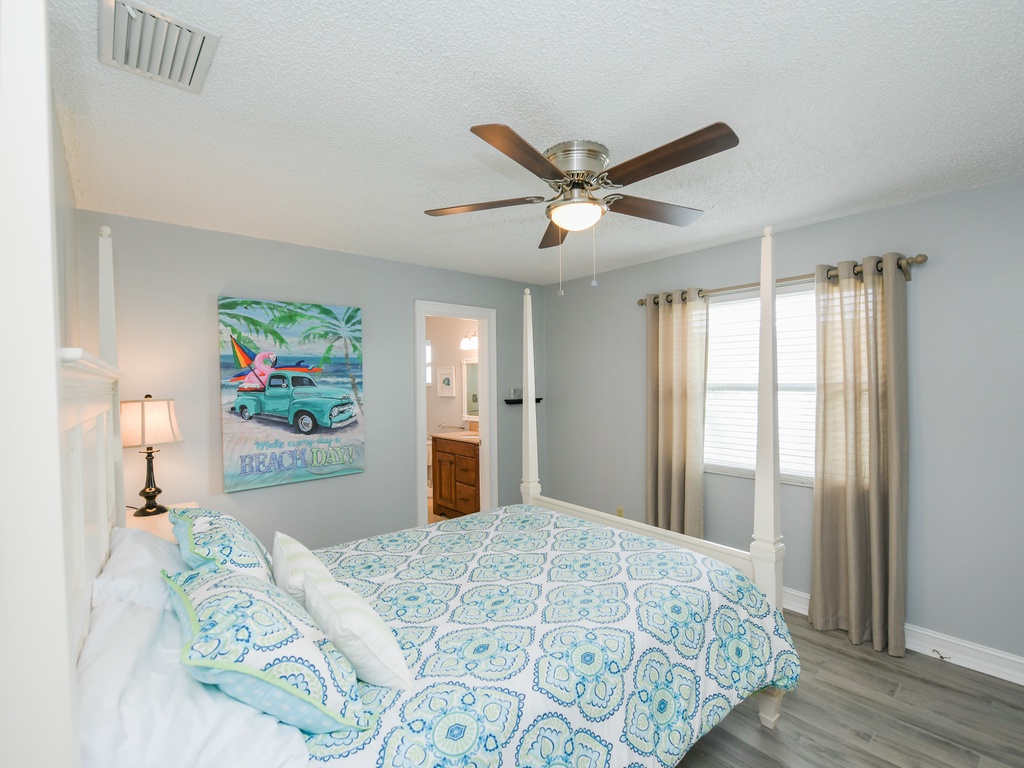 Primary Bedroom, Queen