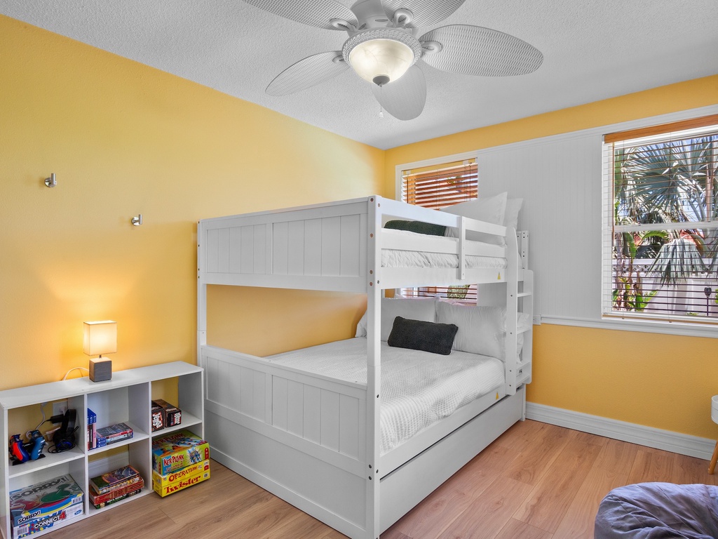 Third Bedroom, Full/Full Bunk