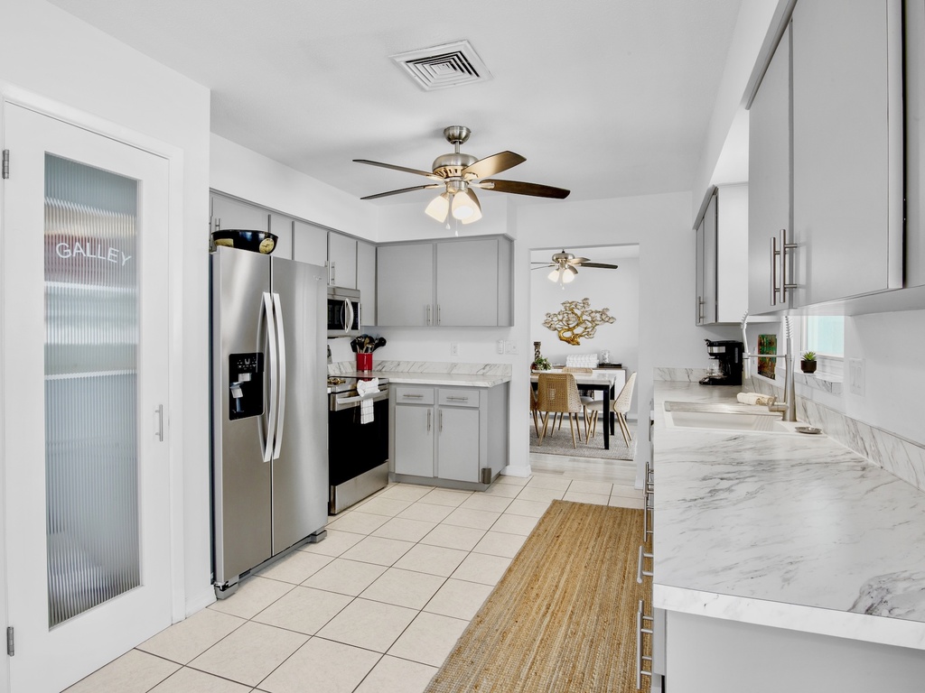 Spacious kitchen with appliances
