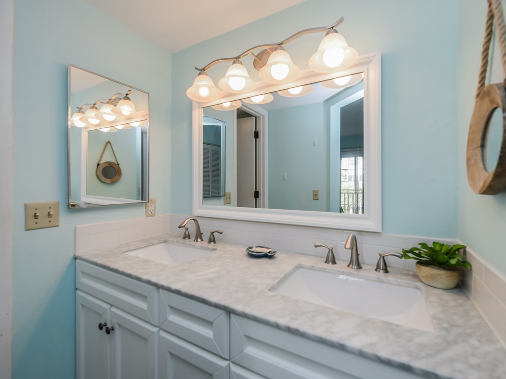 Primary En-Suite
