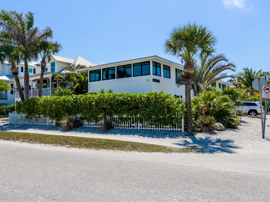 Barefoot by the Bay at Bayside Bungalows by AMI Locals
