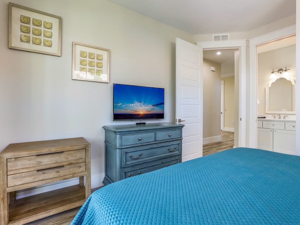 Additional Bedroom - King