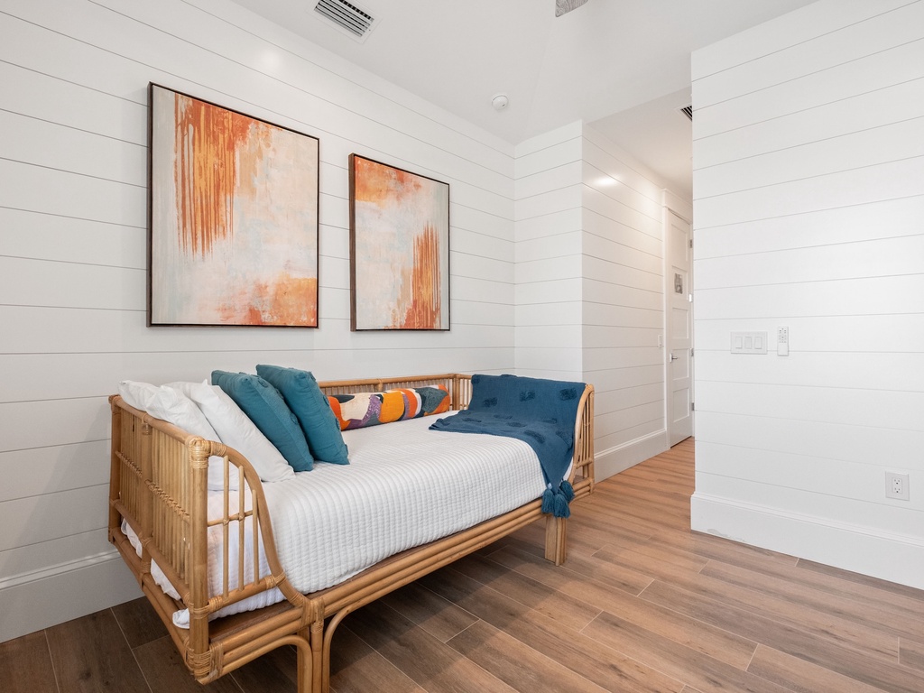 Sixth Bedroom - Twin Daybed