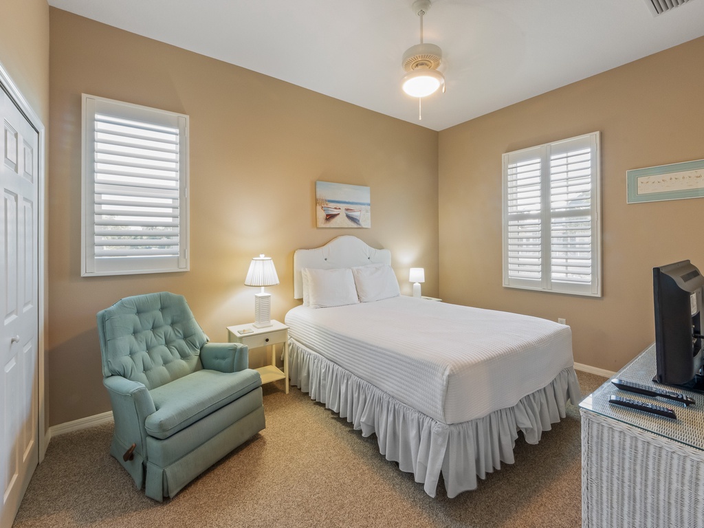 Third Bedroom - Queen