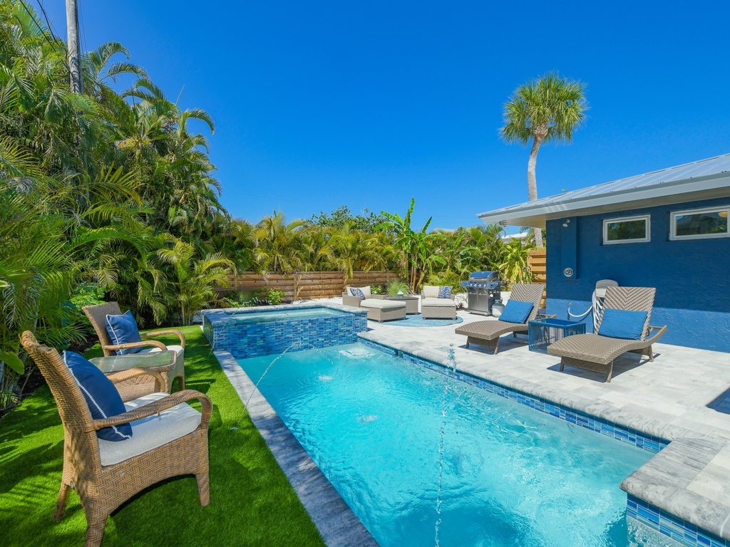 Pool Seating for Lounging