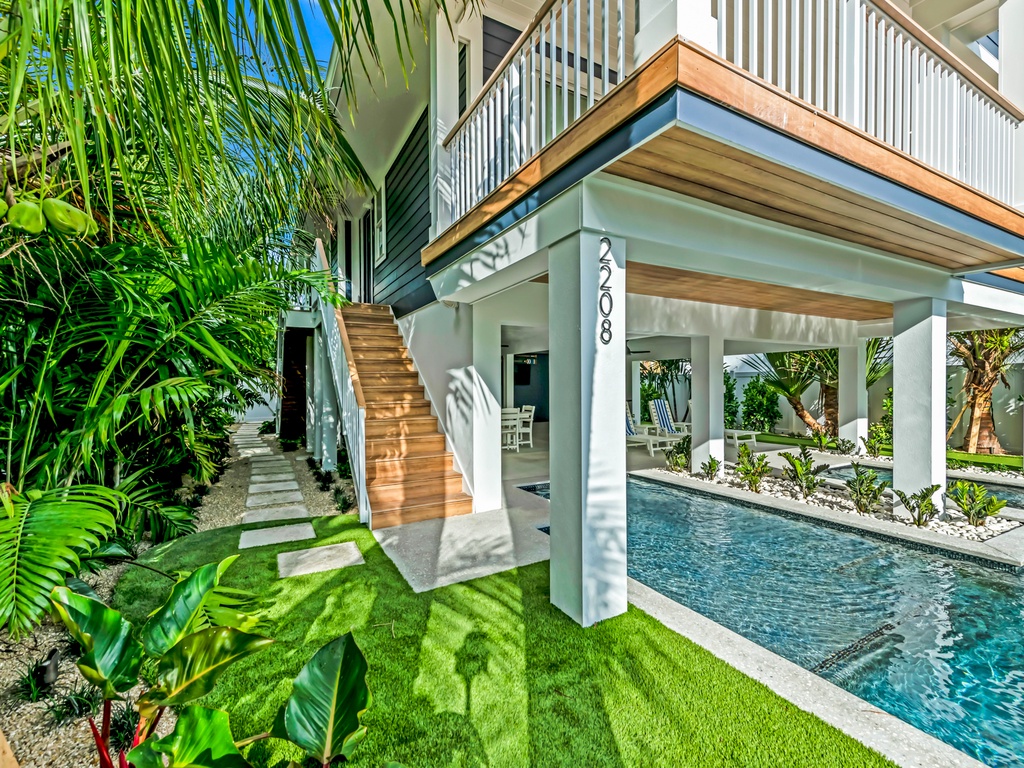 Totally Beachin' - AMI Locals