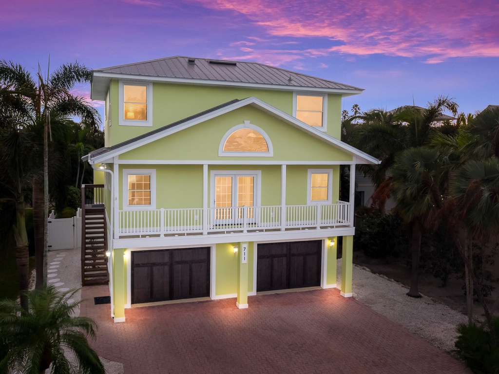 Entryway View with Charm