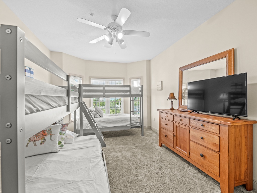 Third Bedroom - Twin/Twin and Twin/Full Bunk