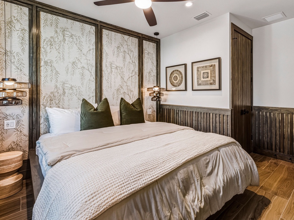 Second Bedroom, King bed