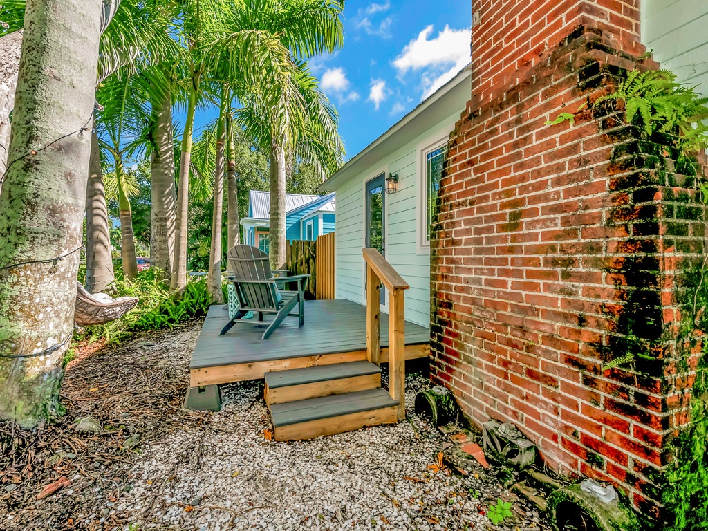 Sabai Sabai Porch Chair Setup
