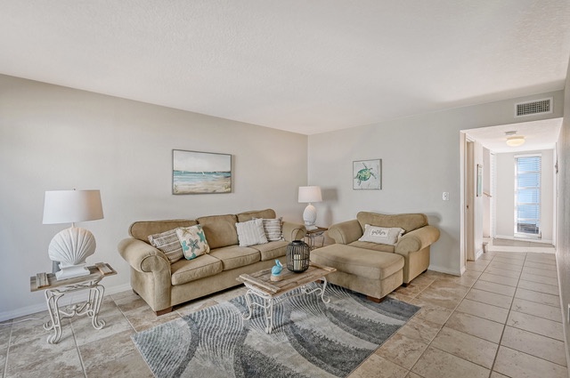 Dockside Bay Escape - AMI Locals