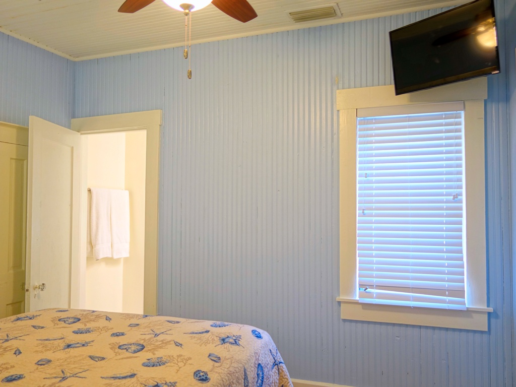 Additional Bedroom-Queen