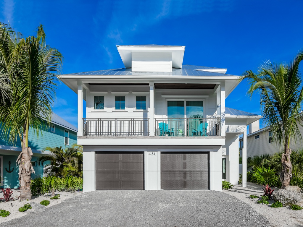 Exterior of Daiquiri Deck by AMI Locals