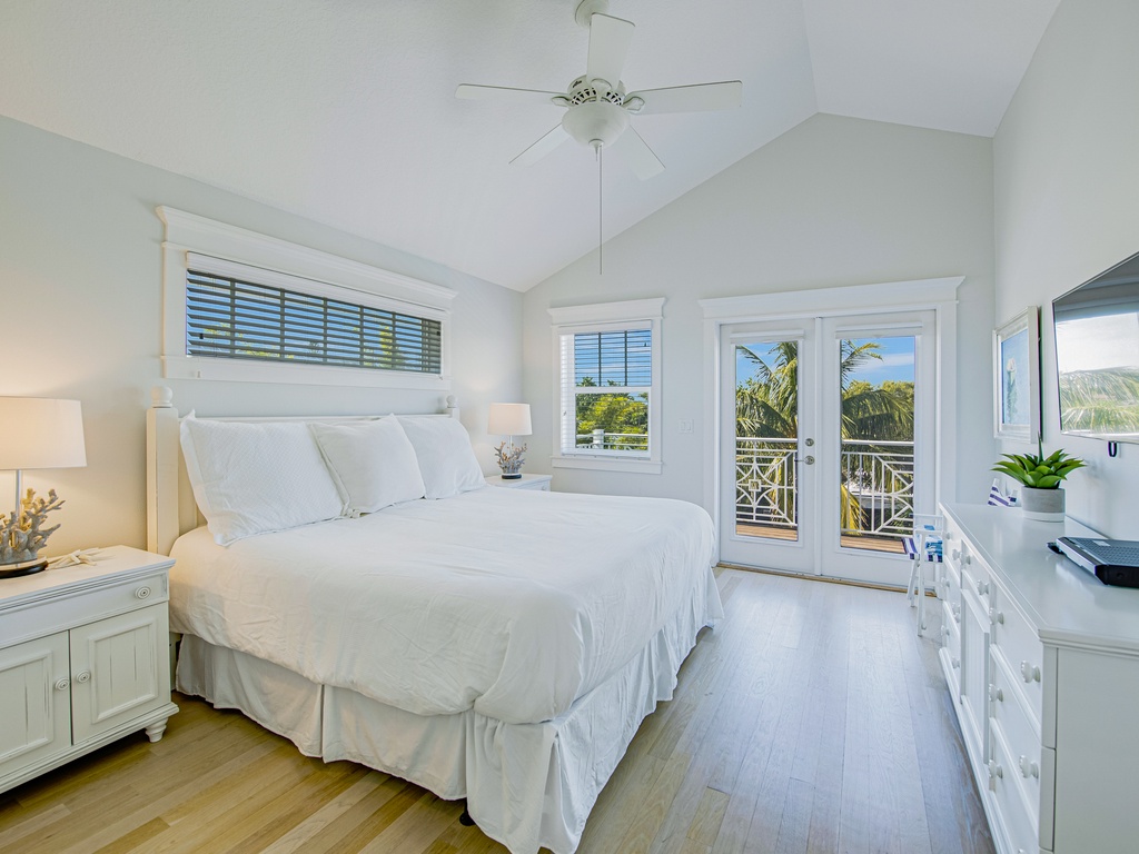 Serenity Beach - AMI Locals