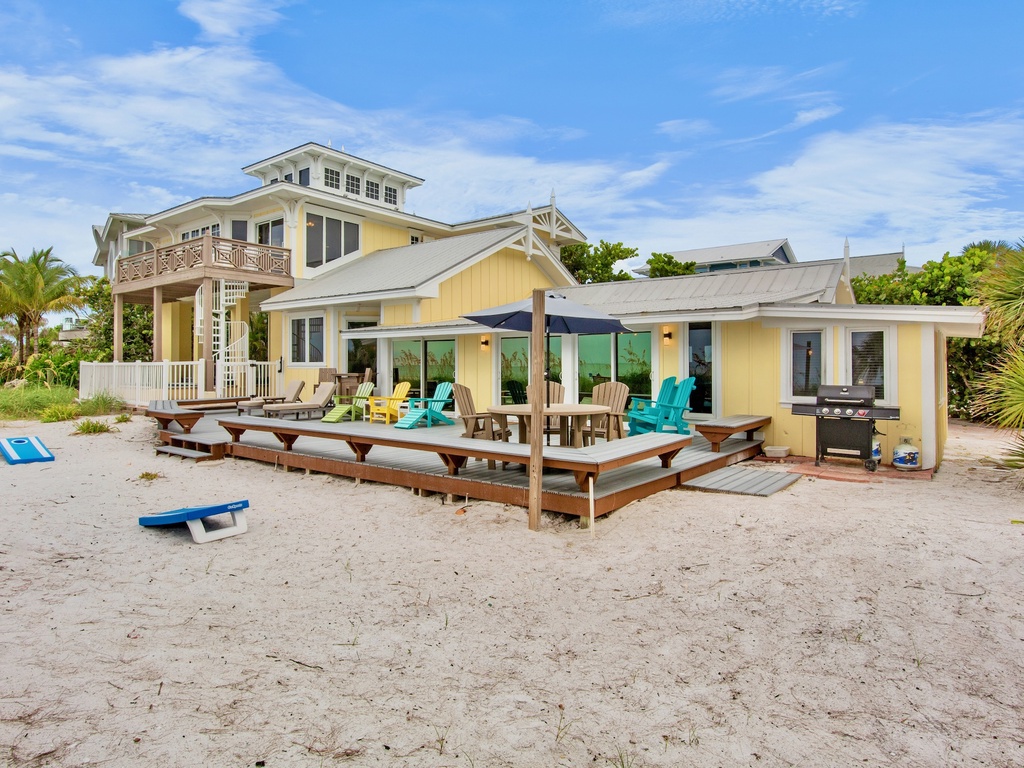 Back Deck and Lounge