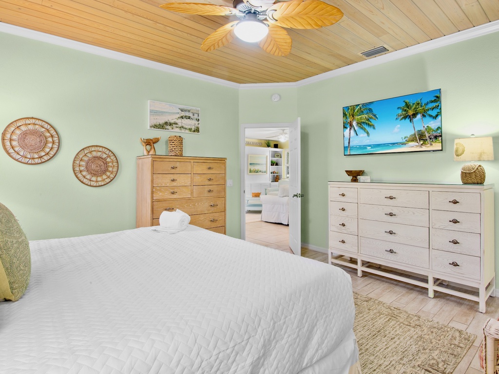 Primary Bedroom, King bed