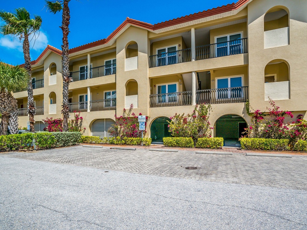 Bradenton Beach Club 232 by AMI Locals