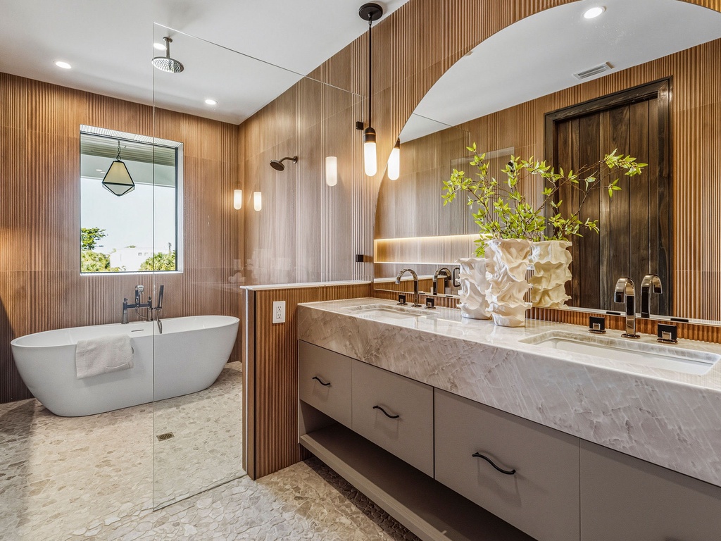 Primary Bedroom (3rd Floor), Ensuite Bathroom