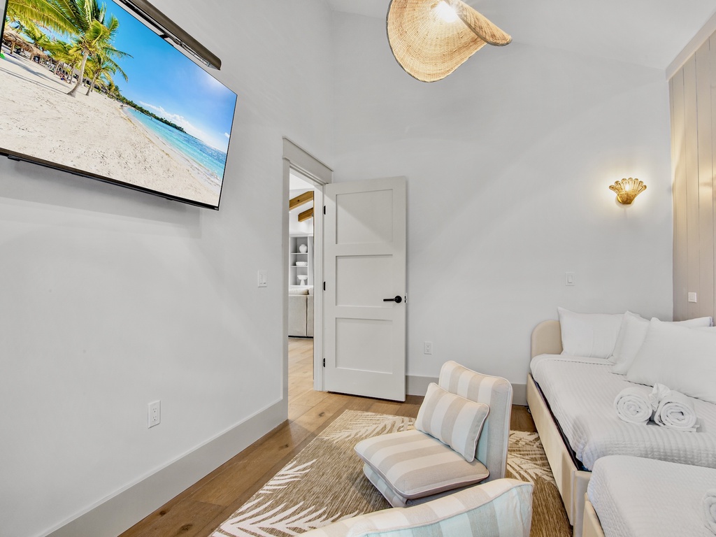 Bonus Room with TV, 2 Twin Beds and 2 Twin Trundles