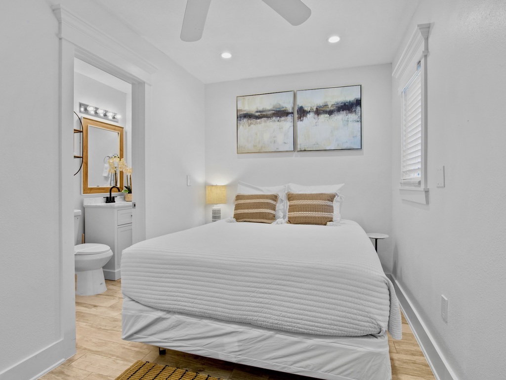 Primary Bedroom, Queen