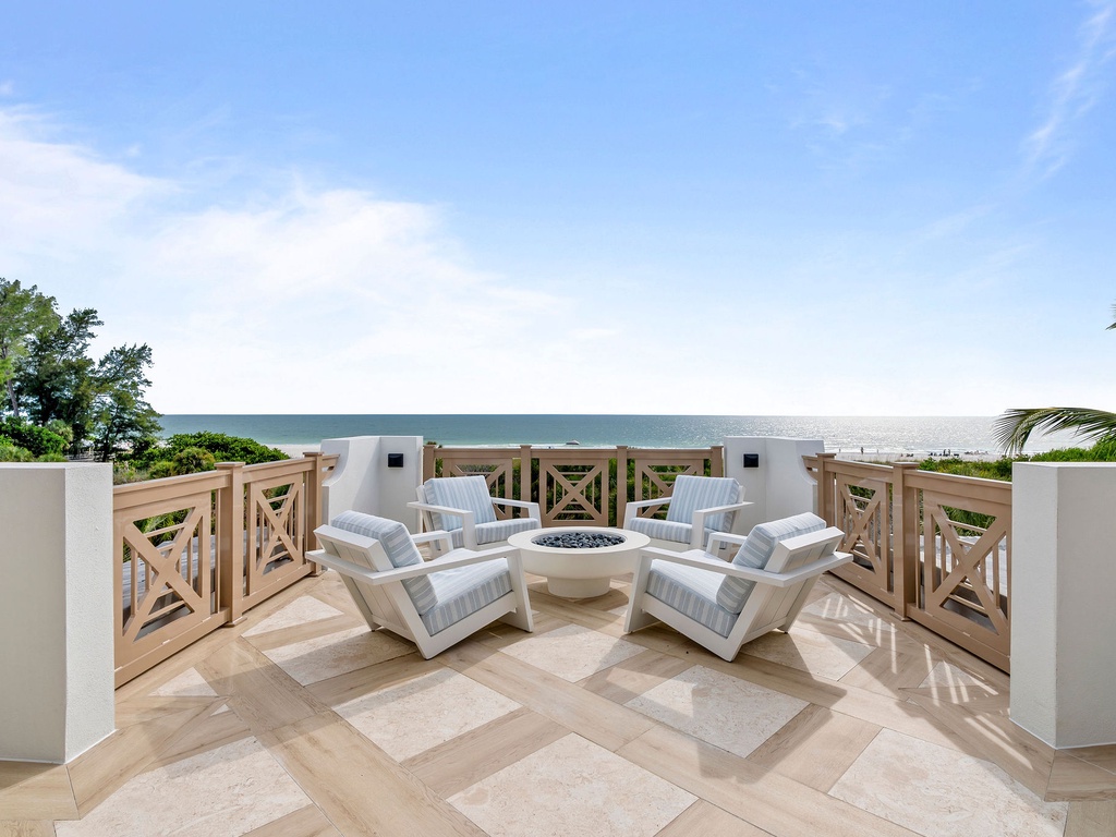 Rooftop Deck
