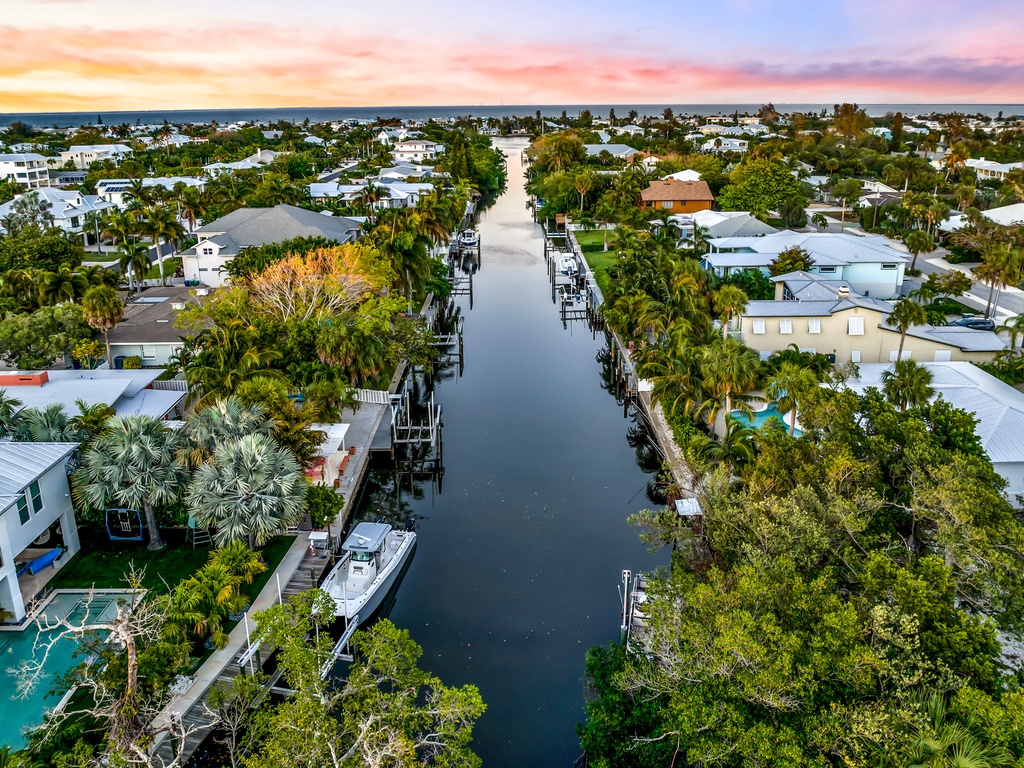 Facade Seen from the Deck