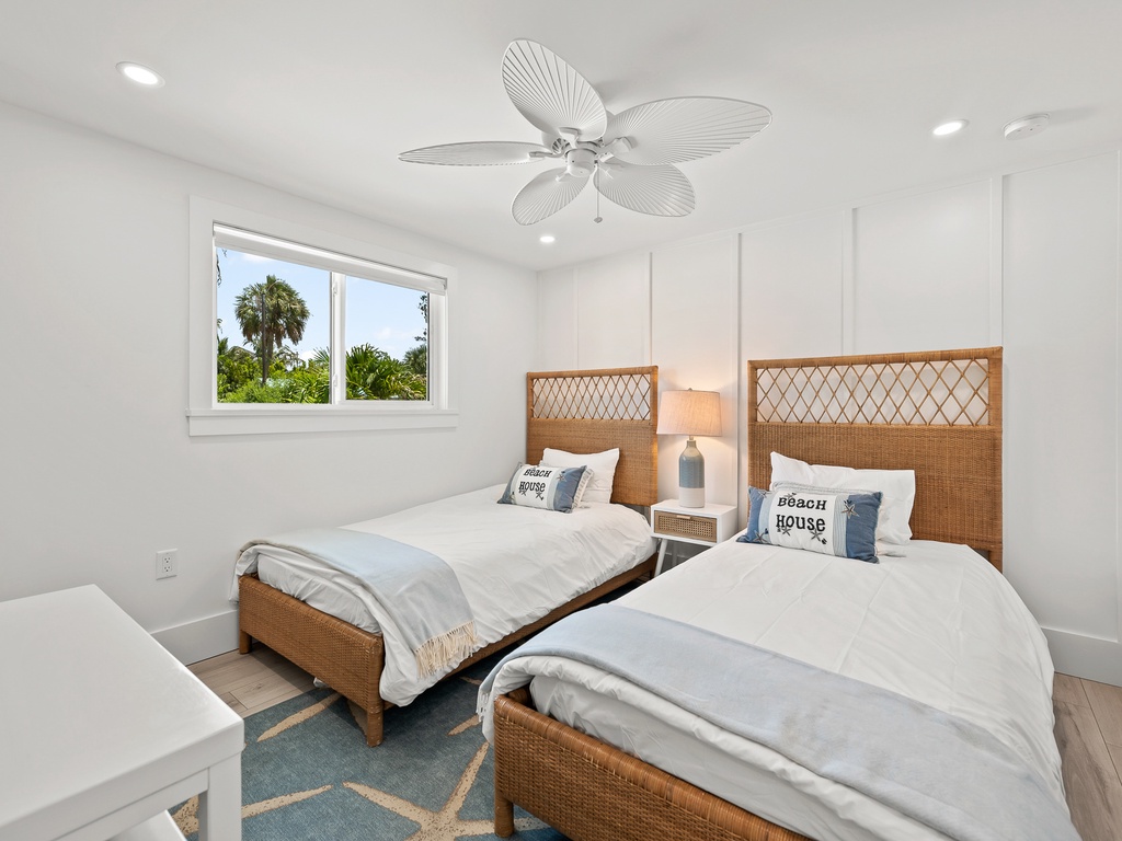 Fourth Bedroom - Two Twin Beds