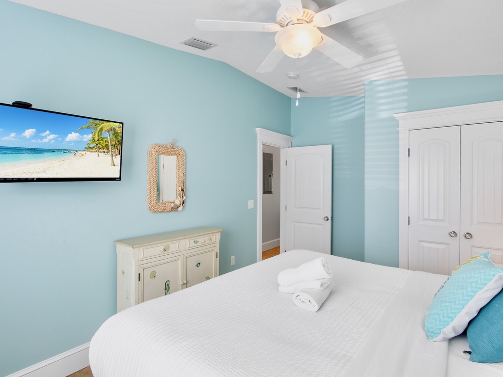 Second Bedroom, King