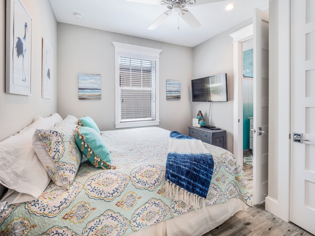 Second Bedroom, King