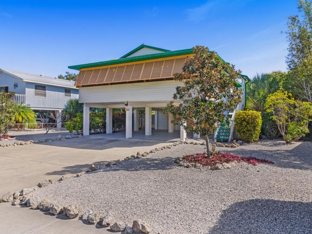 Mangoes on Magnolia-AMI Accommodations