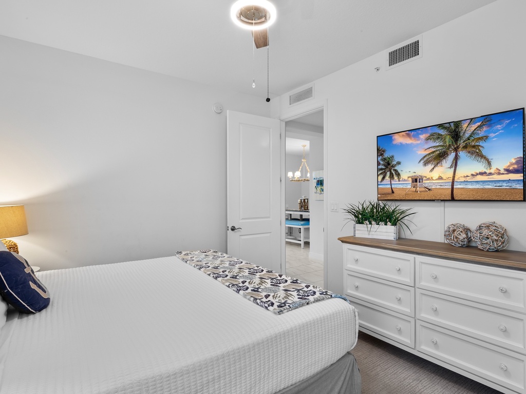 Second Bedroom, King