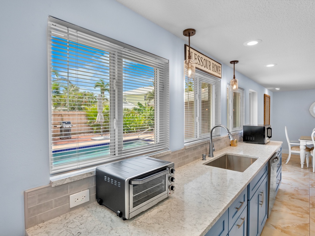 Fully equipped kitchen