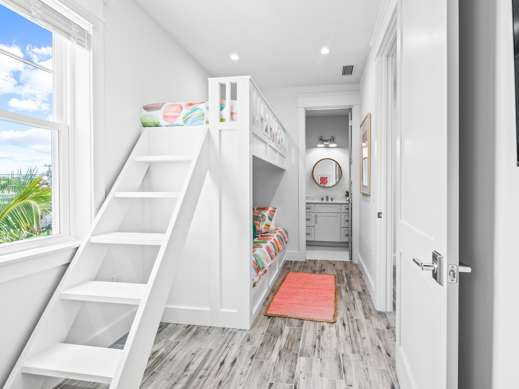 Eighth Bedroom - Twin/Twin Bunk