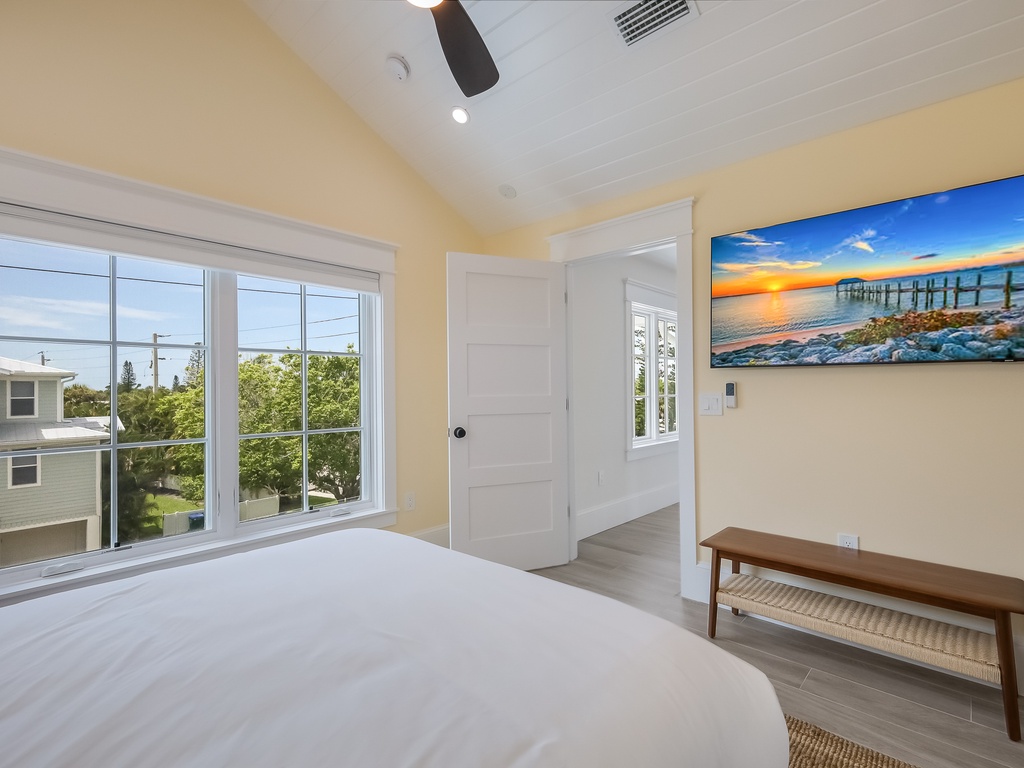 Second Bedroom - Queen