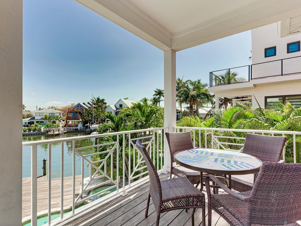 Outdoor Balcony Lounge - Anna Maria Island Locals