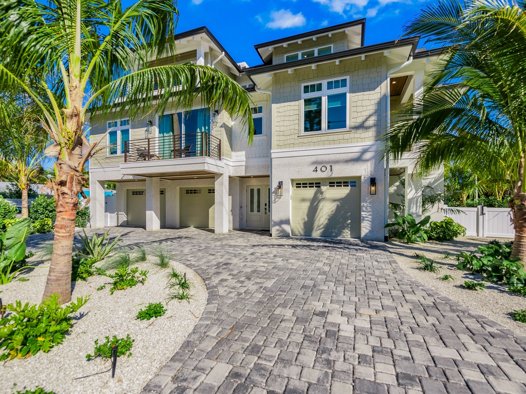 Annabella By The Sea by AMI Locals