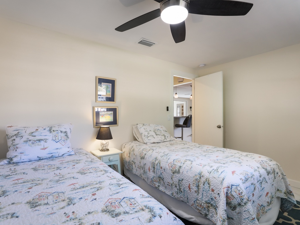 Third Bedroom - Two Twins