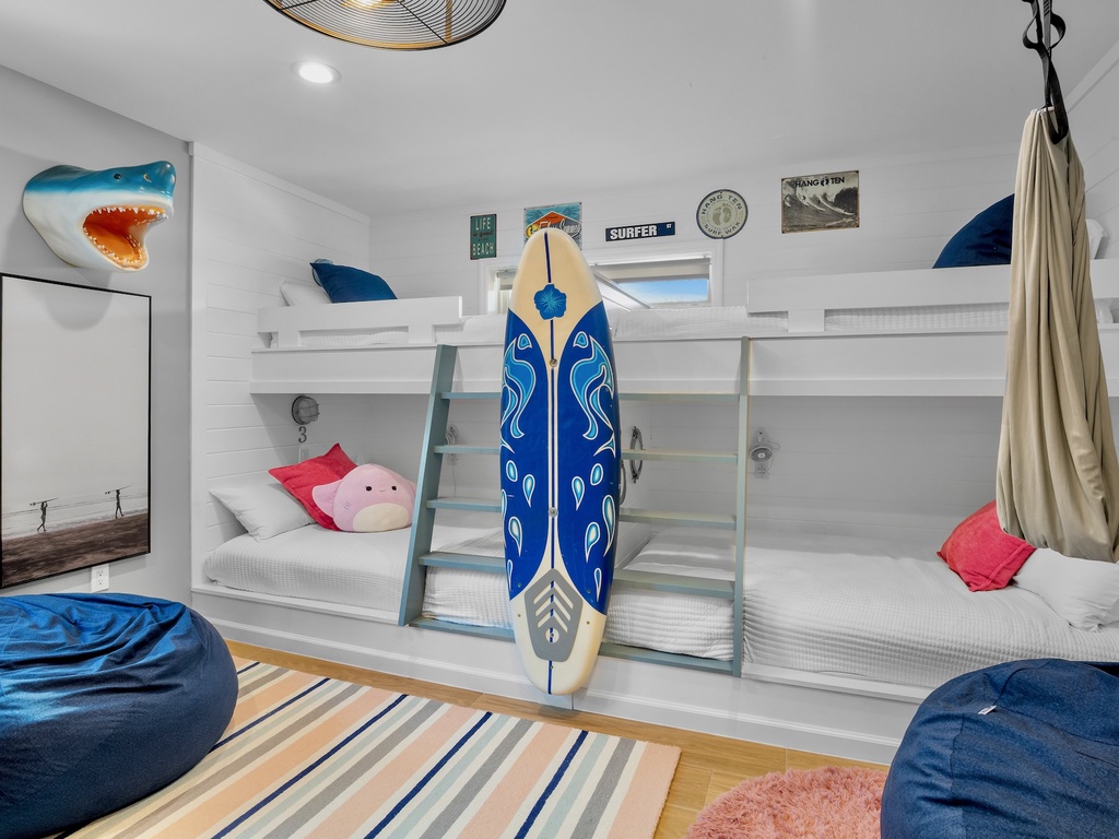 Fourth Bedroom, Twin over full bunks