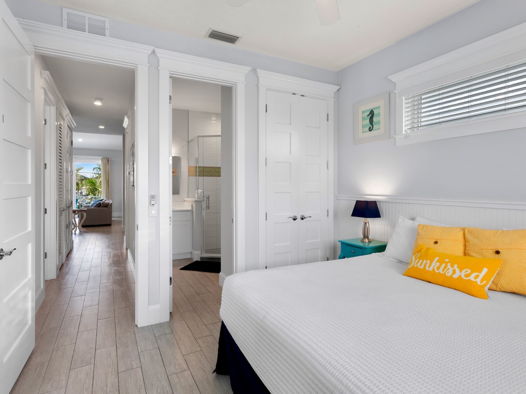 Second Bedroom, King