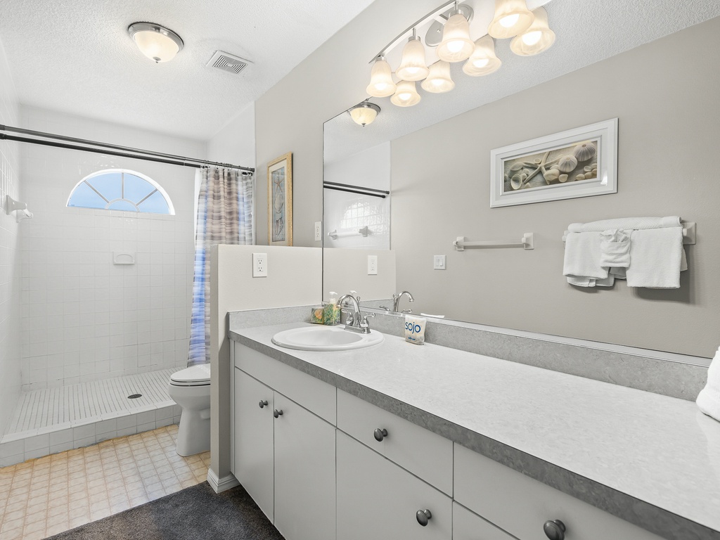 Primary Bedroom Ensuite Bathroom